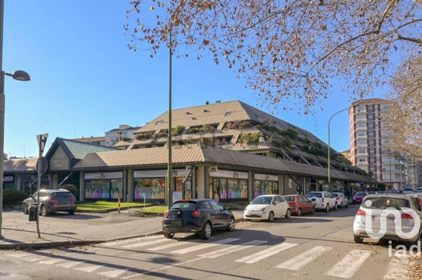 locale commerciale in vendita a Torino in zona Rebaudengo