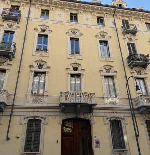 appartamento in vendita a Torino in zona Crocetta