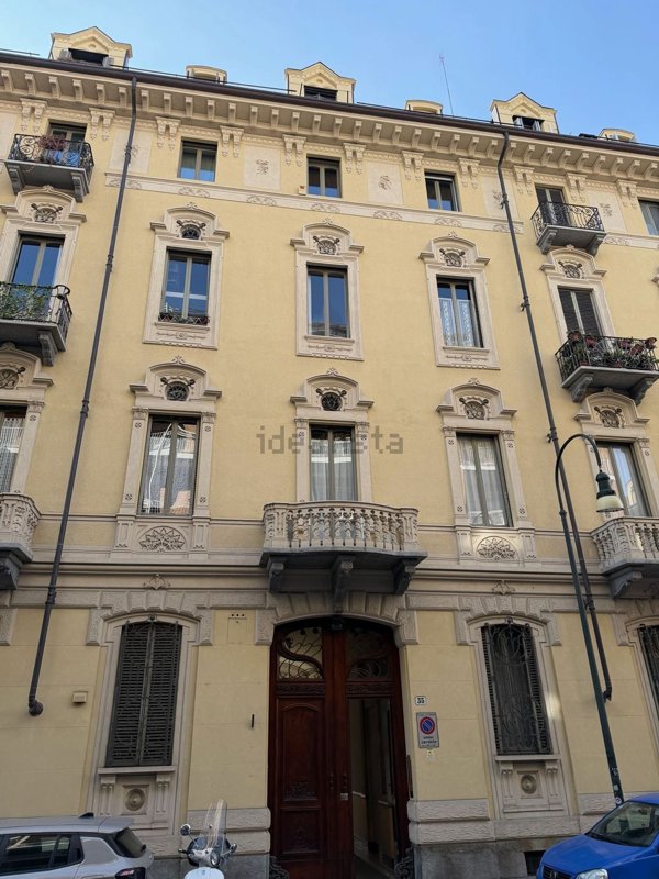 appartamento in vendita a Torino in zona Crocetta