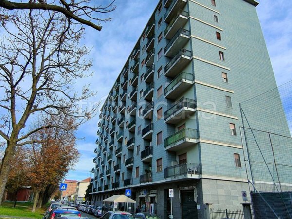 negozio in vendita a Torino in zona Lucento