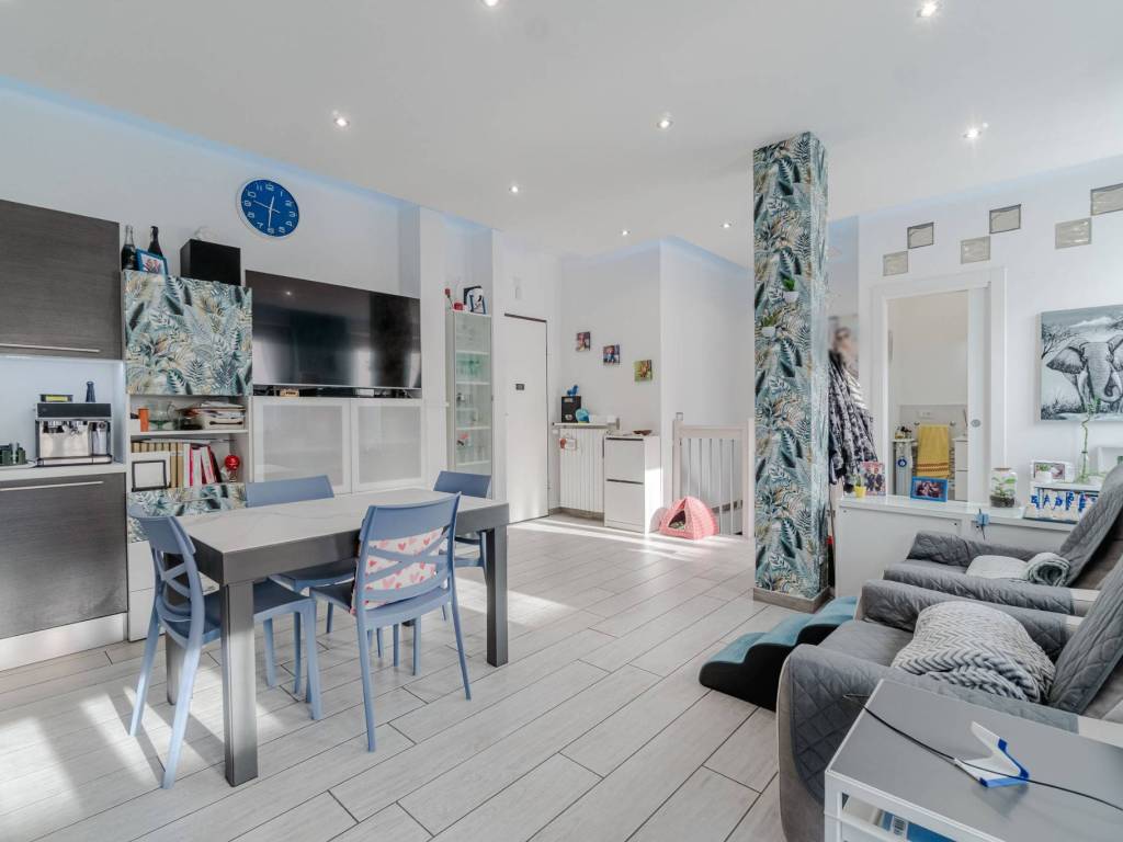 appartamento in vendita a Torino in zona Aurora