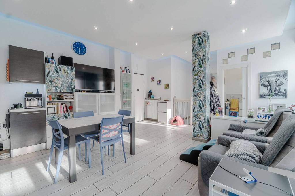 appartamento in vendita a Torino in zona Aurora