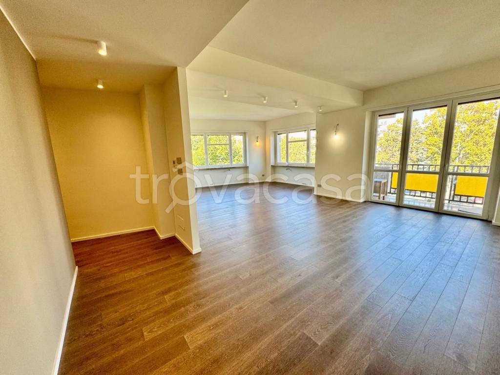 appartamento in vendita a Torino in zona Cit Turin