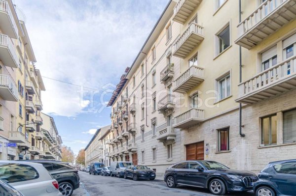appartamento in vendita a Torino in zona Crocetta