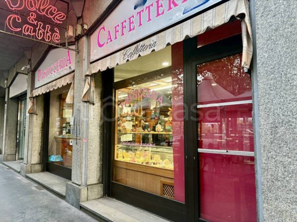 negozio in vendita a Torino in zona Mirafiori Nord