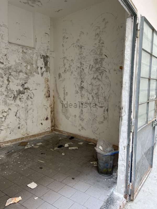 locale di sgombero in vendita a Torino in zona Santa Rita