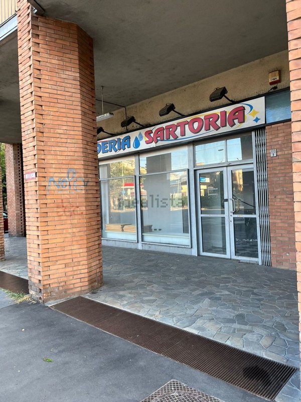 locale commerciale in vendita a Torino in zona Filadelfia