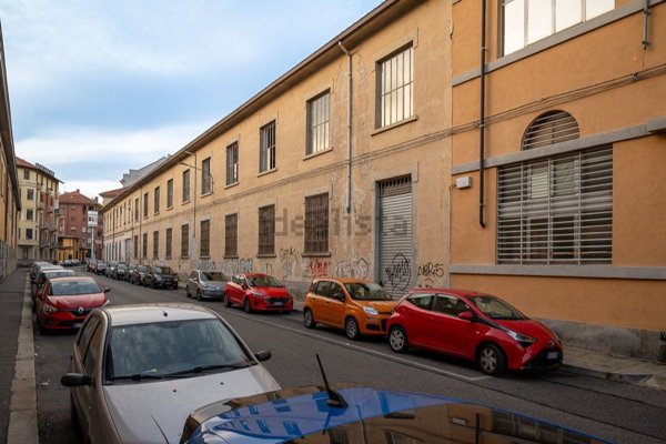 capannone in vendita a Torino in zona Barriera di Milano