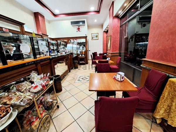 negozio in vendita a Torino in zona Santa Rita