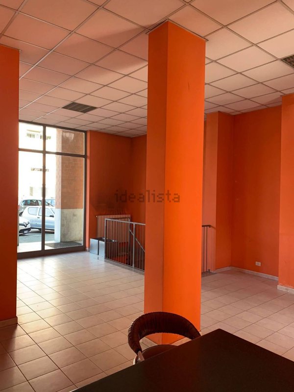 locale commerciale in vendita a Torino in zona Madonna di Campagna