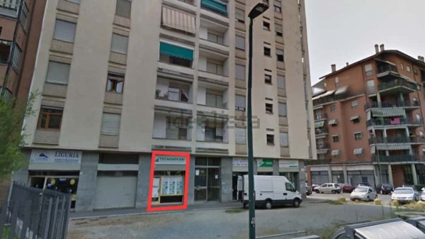 negozio in vendita a Torino in zona Lingotto