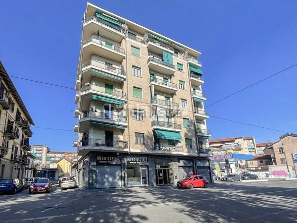 locale commerciale in vendita a Torino in zona Madonna di Campagna