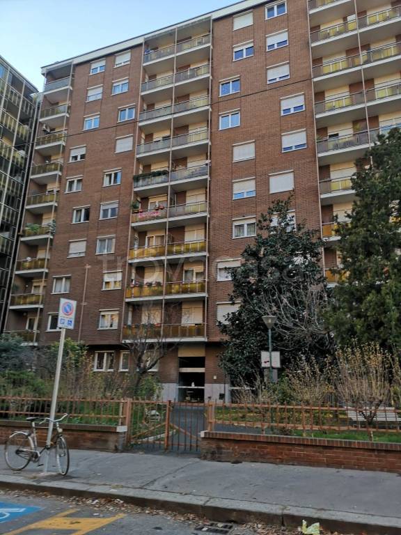 appartamento in vendita a Torino in zona Lingotto