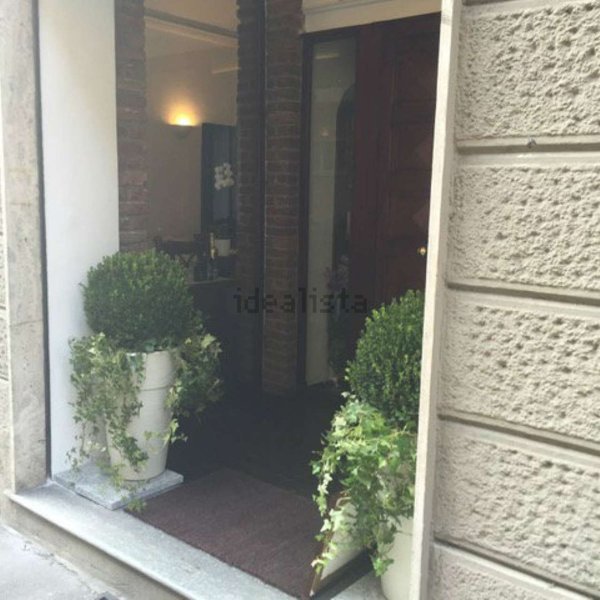 negozio in vendita a Torino in zona Cenisia