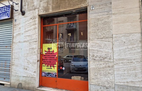 locale commerciale in vendita a Torino in zona Santa Rita