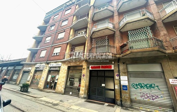 locale commerciale in vendita a Torino in zona Campidoglio