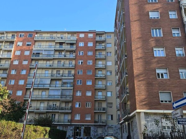 appartamento in vendita a Torino in zona Borgata Vittoria