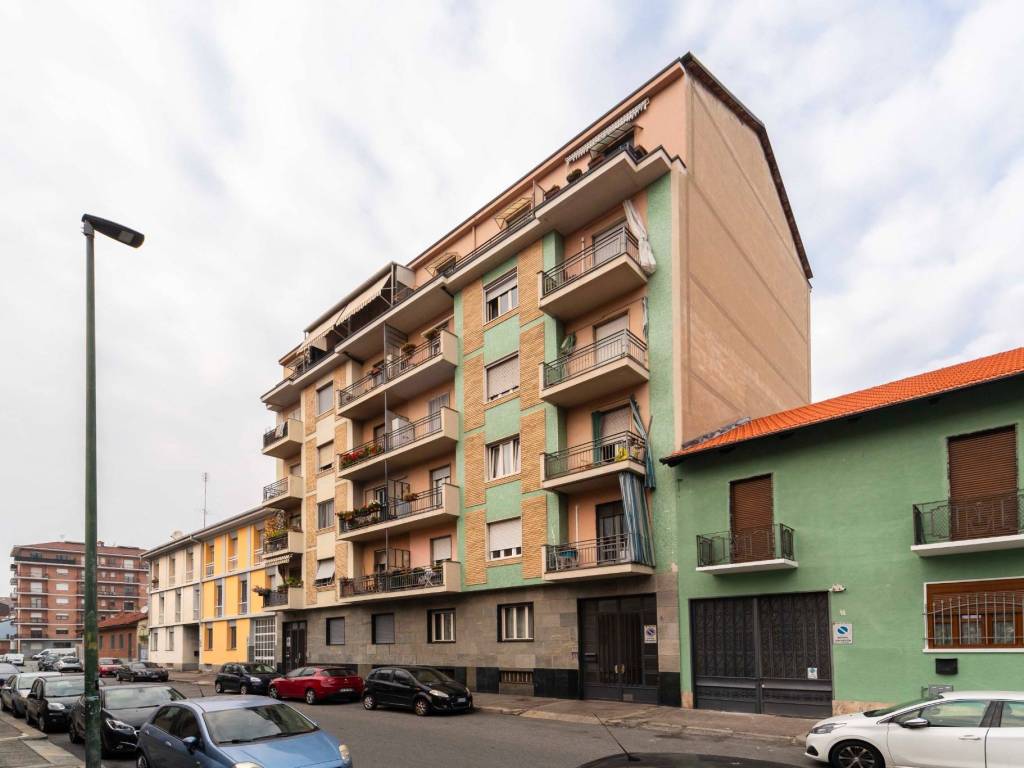 appartamento in vendita a Torino in zona Lucento