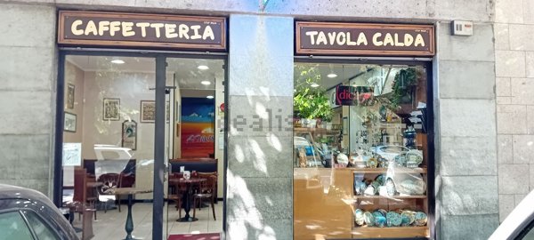 locale commerciale in vendita a Torino in zona Aurora