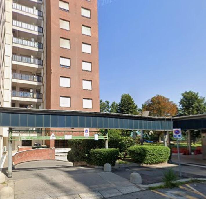 negozio in vendita a Torino in zona Mirafiori Nord