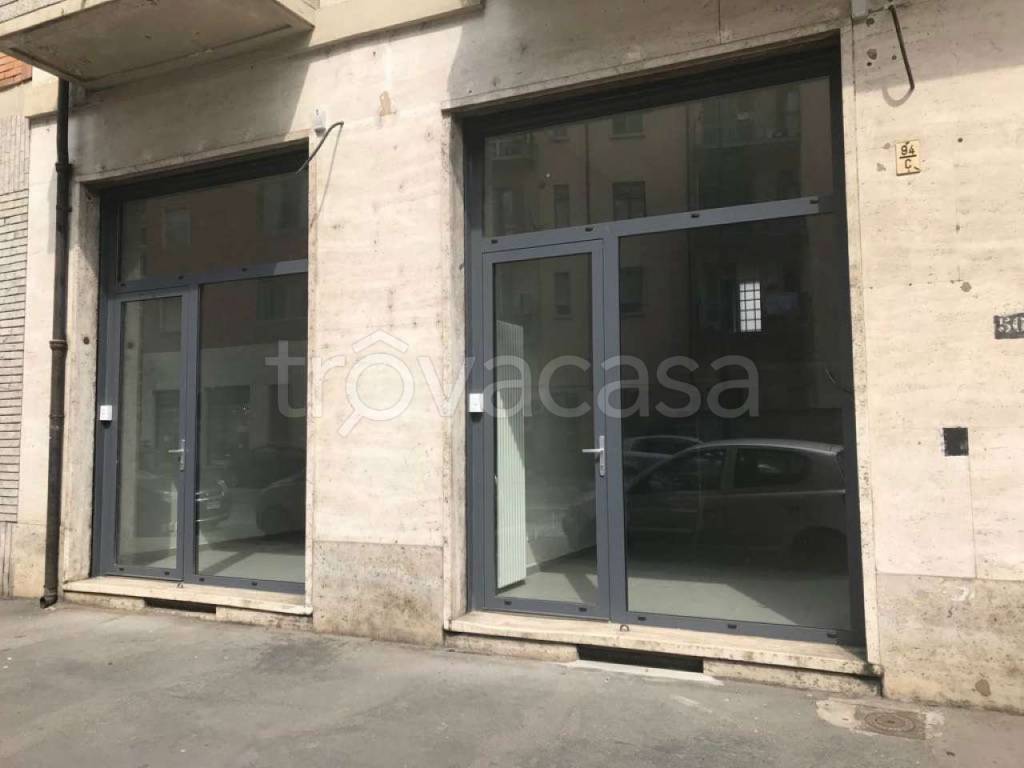 negozio in vendita a Torino in zona Rebaudengo