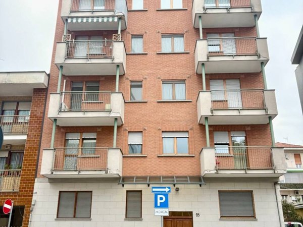 appartamento in vendita a Torino in zona Lingotto