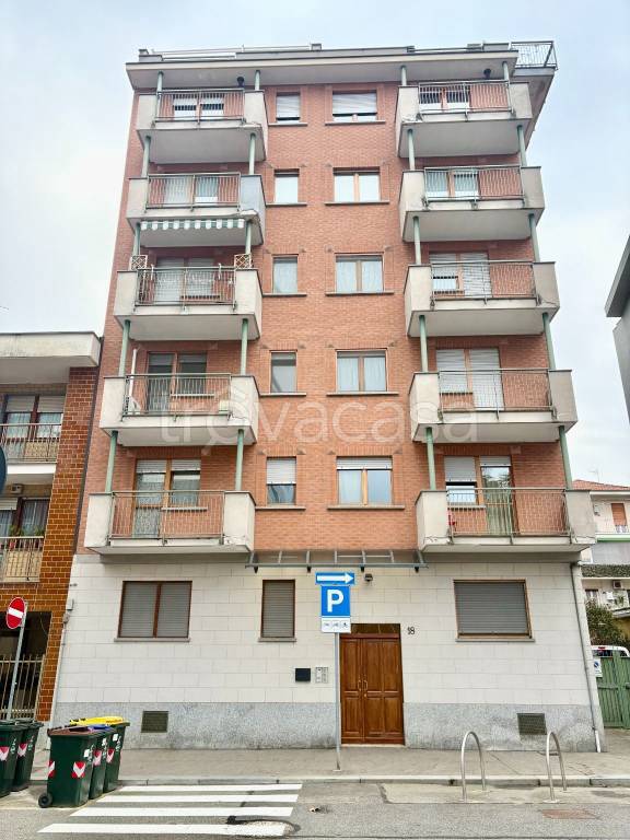 appartamento in vendita a Torino in zona Lingotto