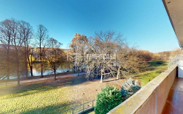 appartamento in vendita a Torino in zona Rosa