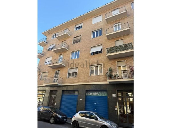 negozio in vendita a Torino in zona Borgata Vittoria