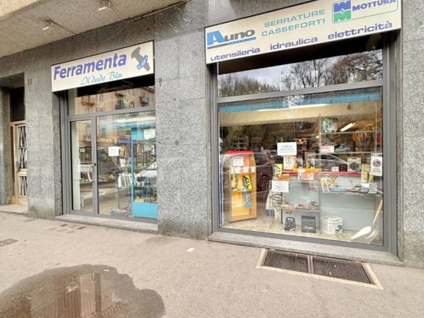 negozio in vendita a Torino in zona Rebaudengo