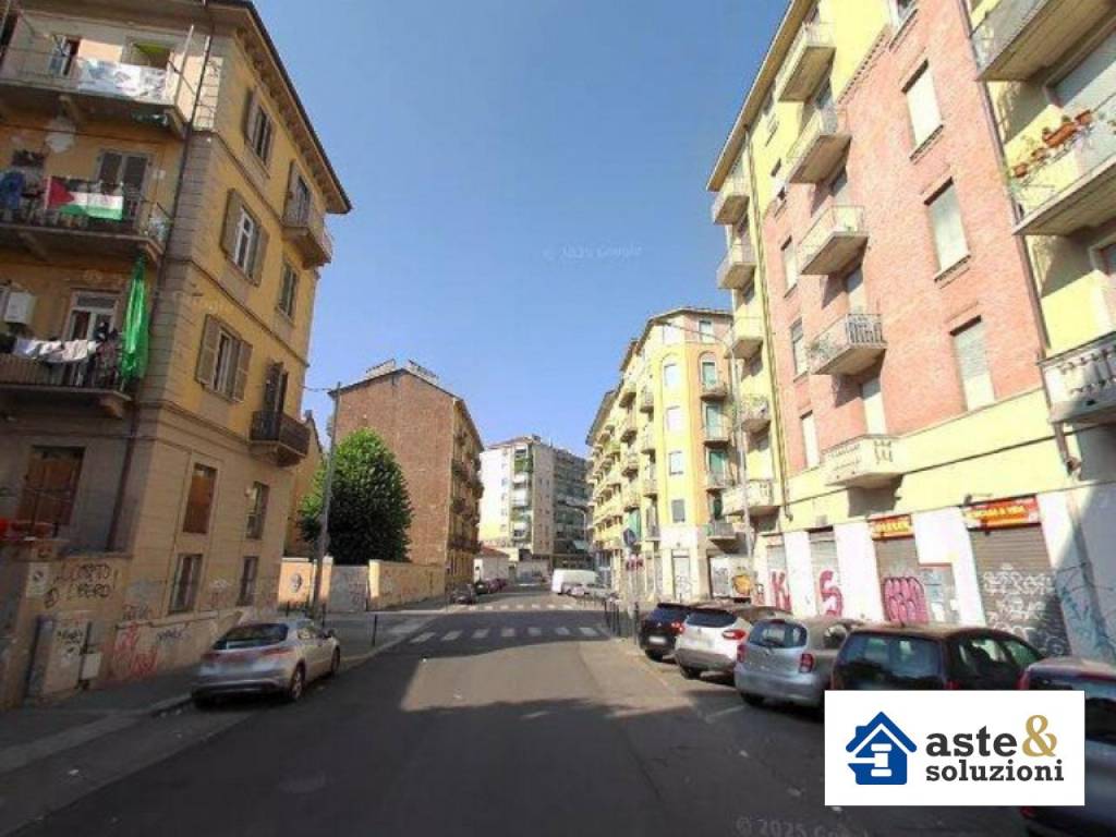 negozio in vendita a Torino in zona Aurora