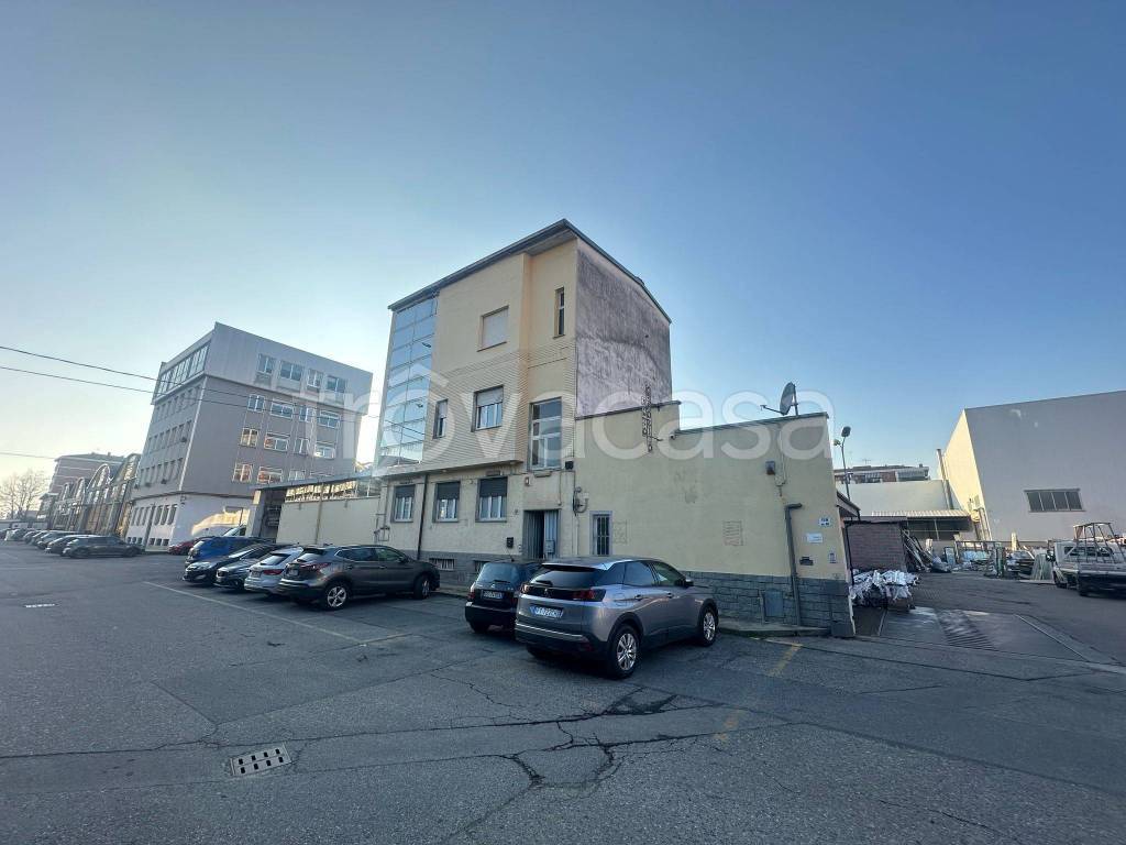 appartamento in vendita a Torino in zona Mirafiori Sud