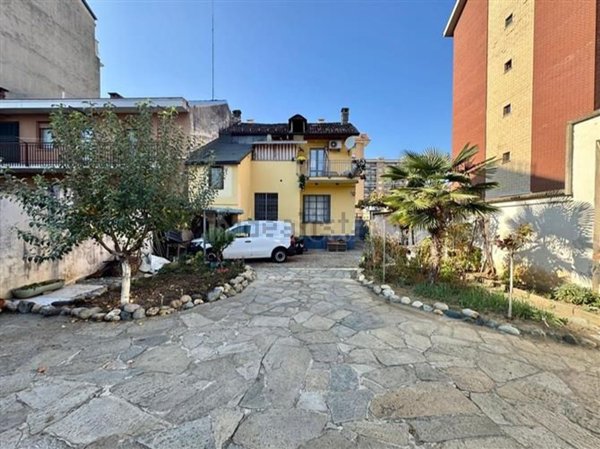 casa indipendente in vendita a Torino in zona Borgo San Paolo