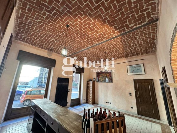 negozio in vendita a Torino in zona Santa Rita