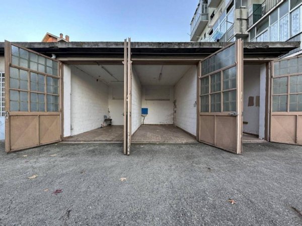 negozio in vendita a Torino in zona Pozzo Strada