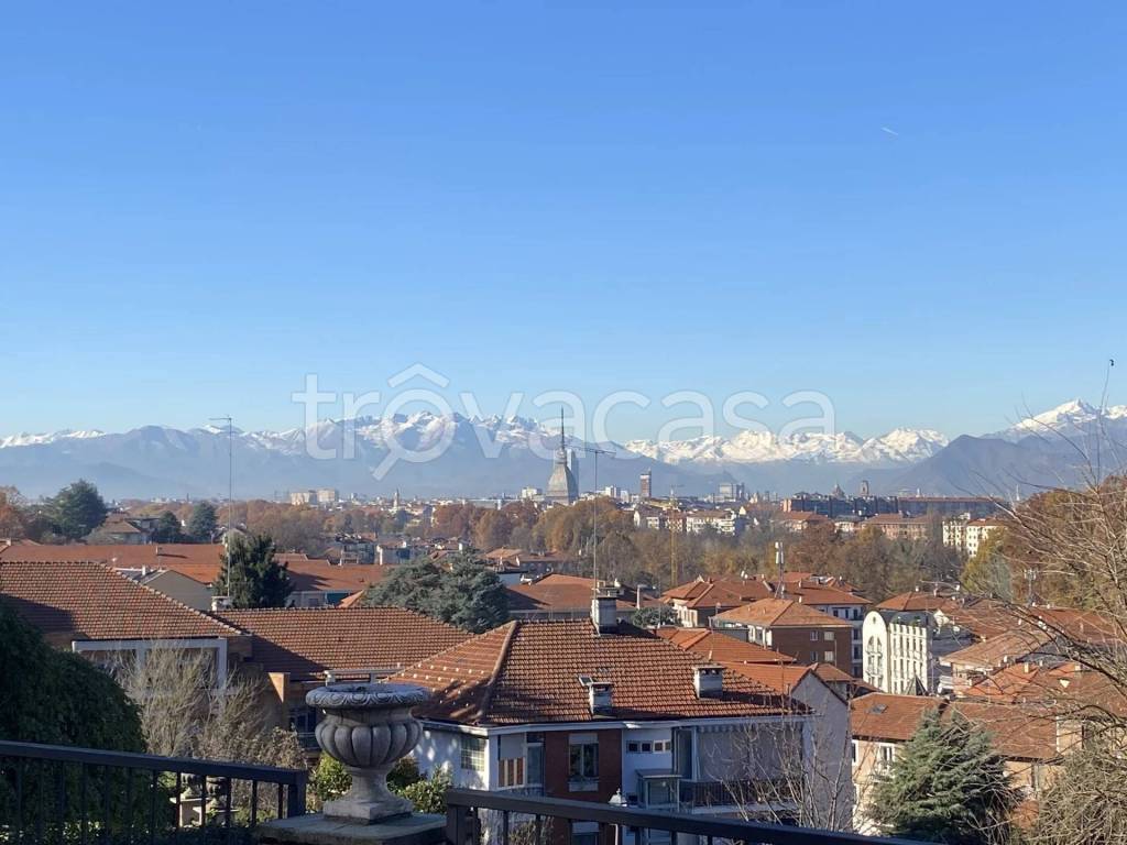 terreno edificabile in vendita a Torino in zona Madonna del Pilone