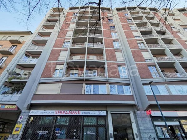 appartamento in vendita a Torino in zona Cit Turin