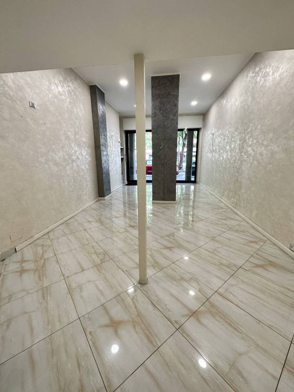 negozio in vendita a Torino in zona Santa Rita