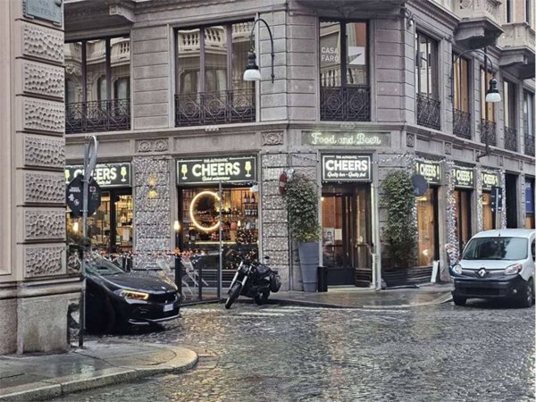 locale commerciale in vendita a Torino in zona Centro Storico