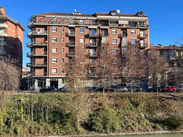 appartamento in vendita a Torino in zona Aurora