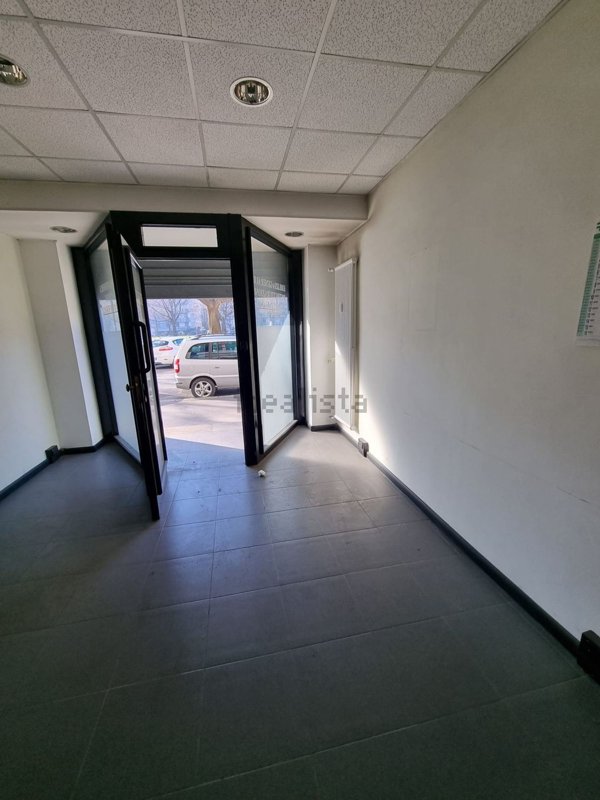 locale commerciale in vendita a Torino in zona Filadelfia