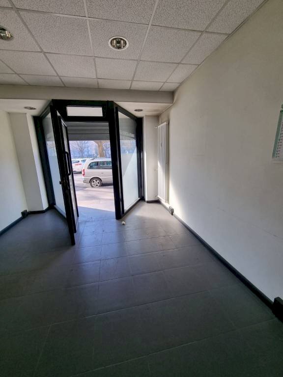 locale commerciale in vendita a Torino in zona Filadelfia