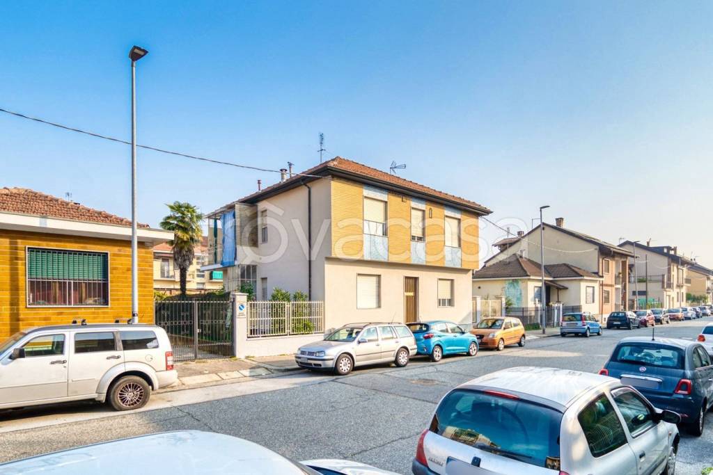 appartamento in vendita a Torino in zona Falchera