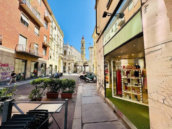 negozio in vendita a Torino in zona Centro Storico