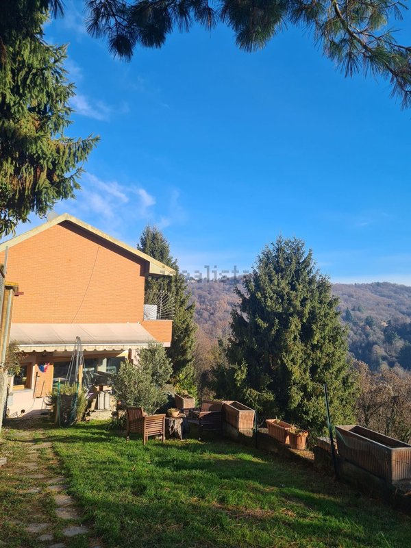 casa indipendente in vendita a Torino in zona Superga