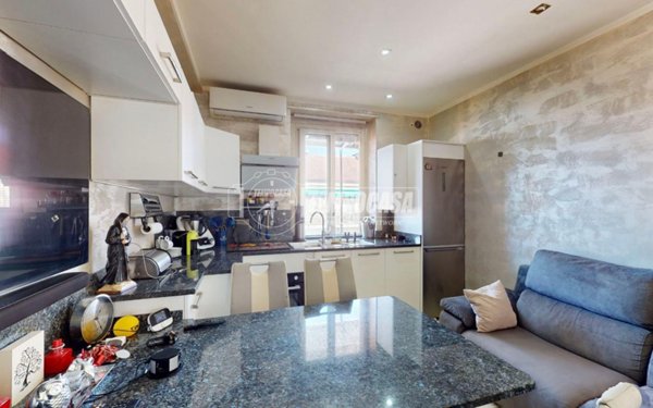 appartamento in vendita a Torino in zona Santa Rita