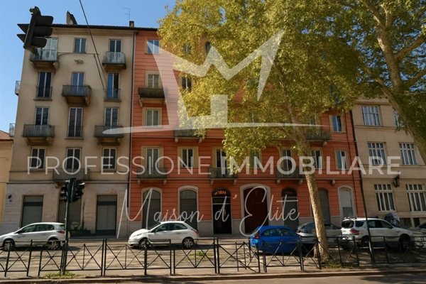 negozio in vendita a Torino in zona San Salvario