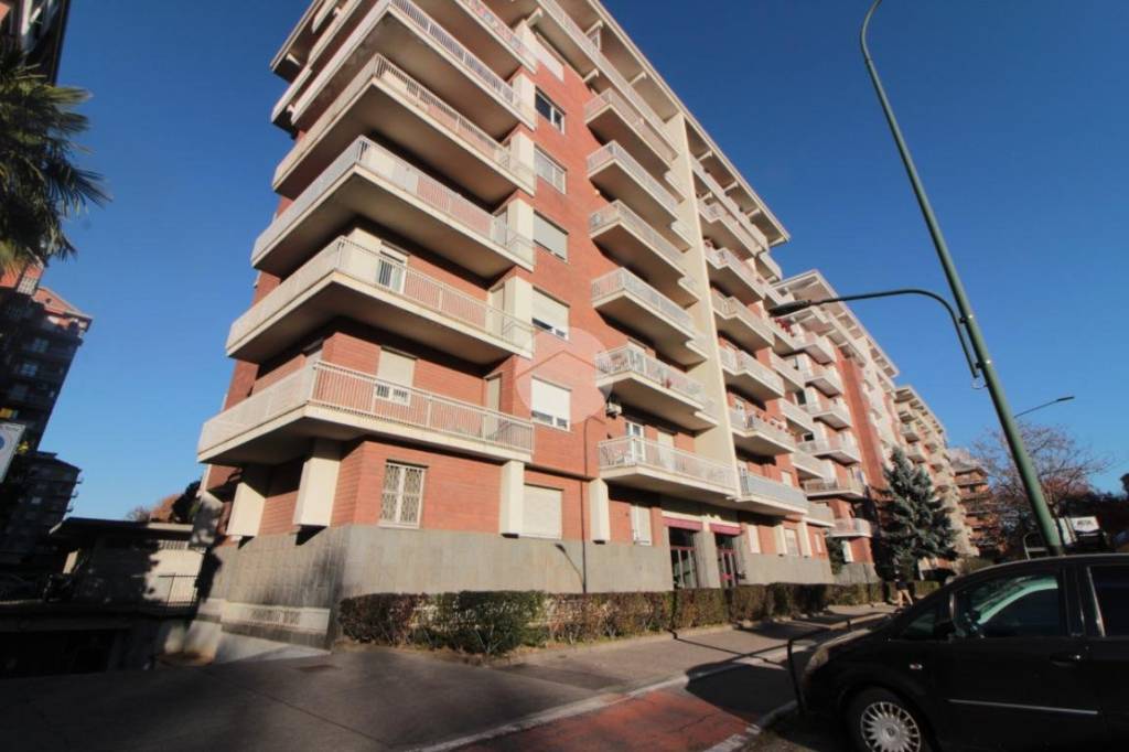appartamento in vendita a Torino in zona Lingotto