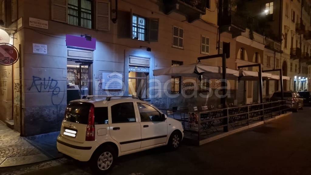 negozio in vendita a Torino in zona Vanchiglia