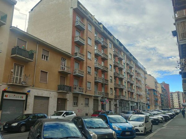 negozio in vendita a Torino in zona Lucento